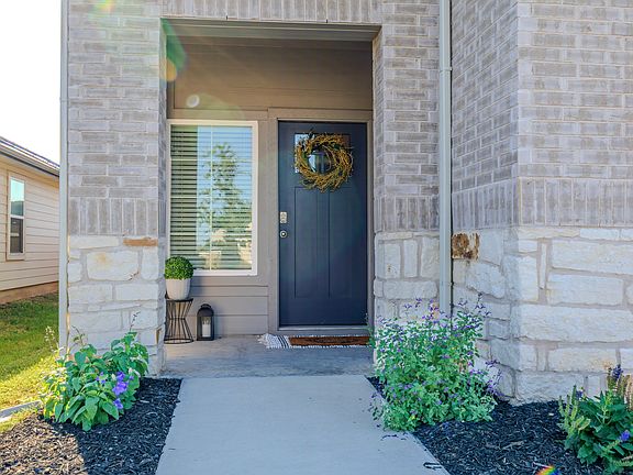 3rd image of 178 Coralbean Dr