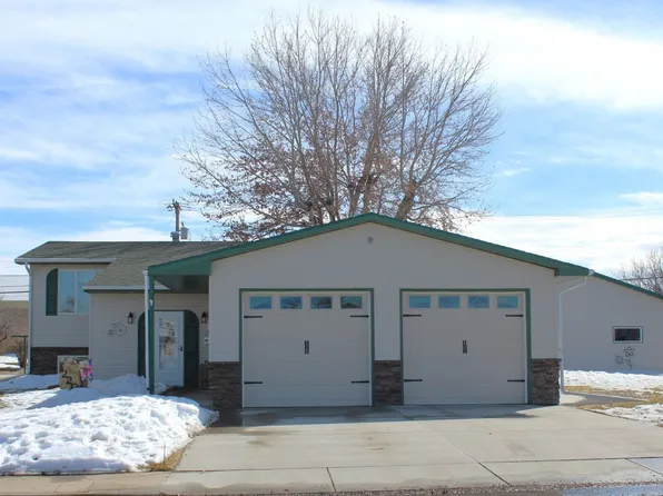 220 Chestnut Ave, Glendive, MT 59330