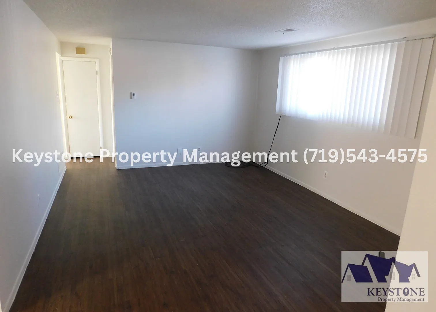 Spacious First-Floor 2-Bedroom Apartment in Belmont with Swamp Cooler! $1000/$1000 — Photo 3