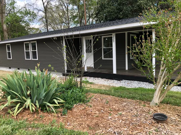 225 Crystal Ln, Pickens, SC 29671