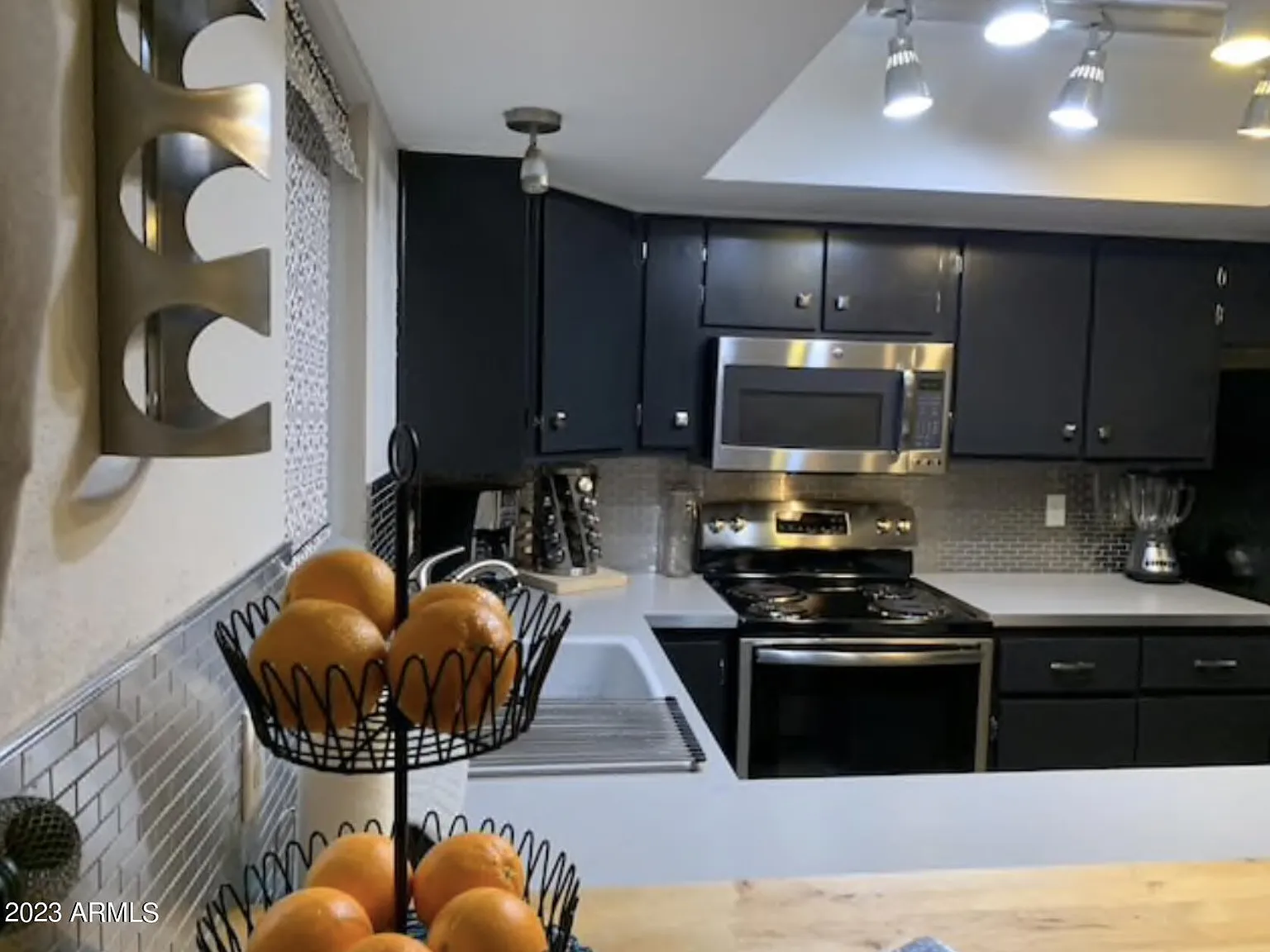 2 bed, 2.0 bath, 806 sqft, $2,500 — Photo 3