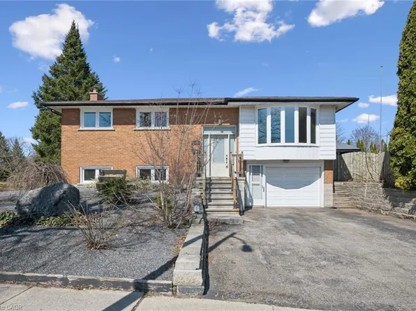 82 Indian Rd, Kitchener, ON N2B 2S5