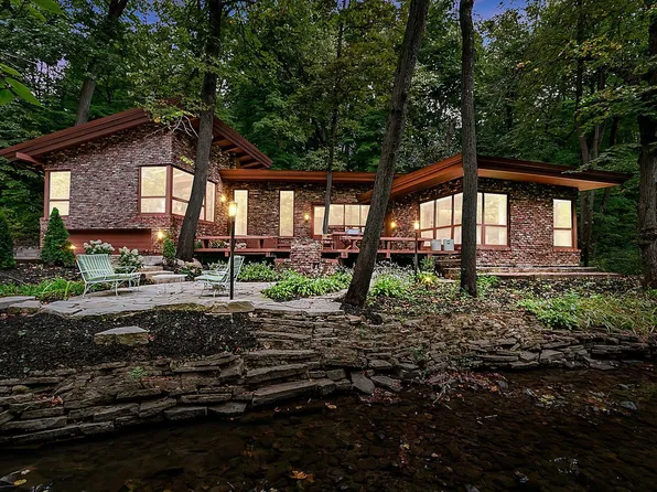 11909 S Lakewood Ave, Palos Park, IL 60464