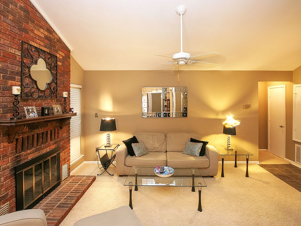 1st image of 835 Sardis Cove Dr
