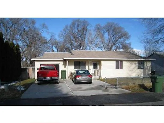 500 Belle Ave photo 1