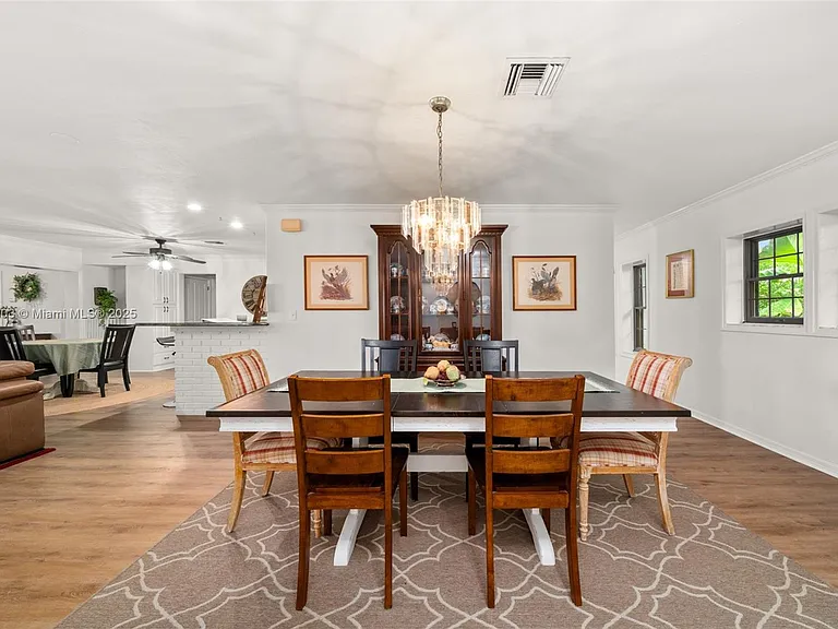 2551 Lakeview Dr — Photo 21