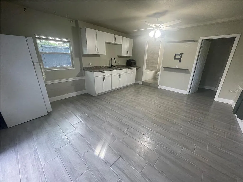 Studio, 1.0 bath, 400 sqft, $1,195 — Photo 3