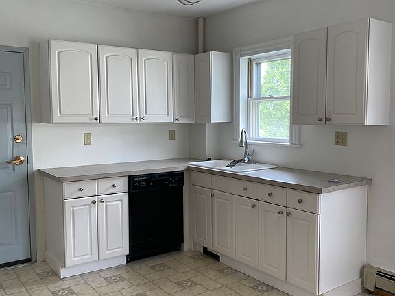 2nd image of 2 Phoenix Ct