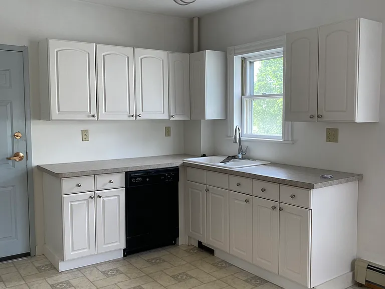 2 Phoenix Ct — Photo 2