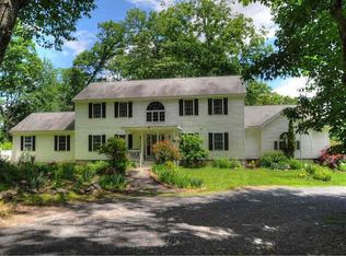 30 Huckleberry Ln, Red Hook, NY 12571