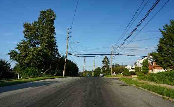 2nd image of 1125 Menges Ave