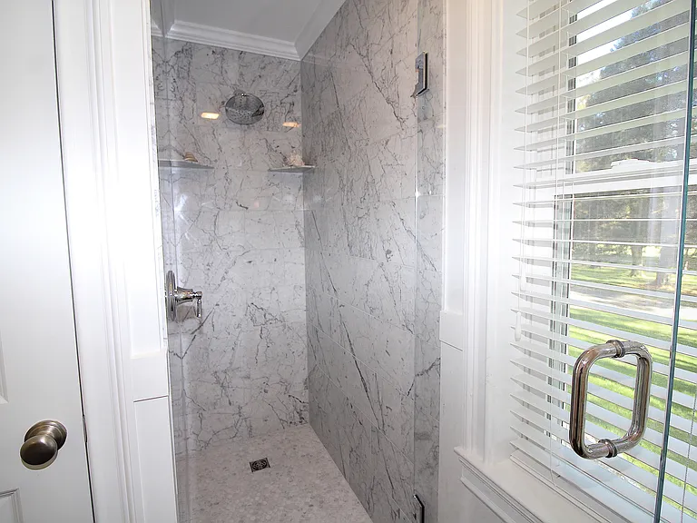 114 Richard St — Photo 10
