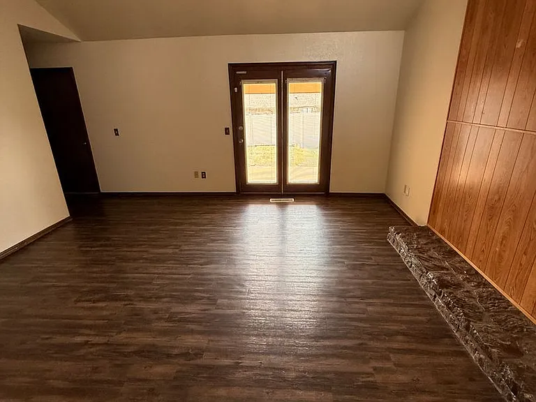 10213 Shadowridge Dr — Photo 2