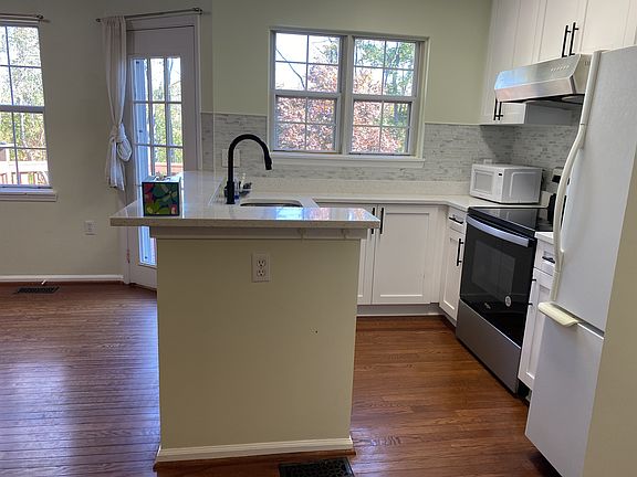 3rd image of 5719 Evergreen Knoll Ct