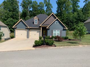 495 Oak Hills Dr, Lenoir City, TN 37771