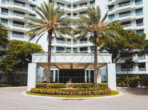 3300 NE 192nd St APT 701