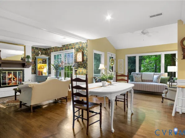 101 Mathews Grant, Williamsburg, VA 23185