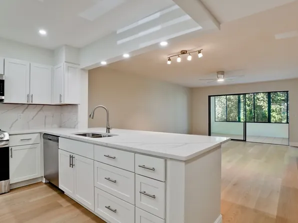 542 Lakeside Dr, Bradenton, FL 34210