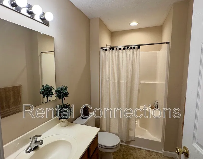 3 bed, 2.0 bath, $1,400 — Photo 3