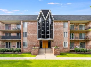 1001 N Mill St APT 103, Naperville, IL 60563
