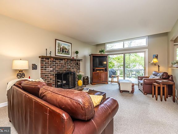 4th image of 512 William Salesbury Dr