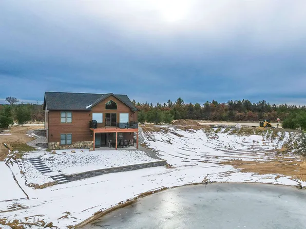 W5876 37th St, New Lisbon, WI 53950