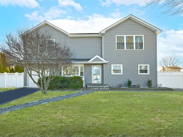 64 Walter Court, Commack, NY 11725