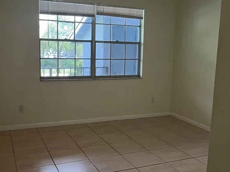 905 Southridge Rd #204A — Photo 7