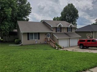 214 E Connie St, Lansing, KS 66043