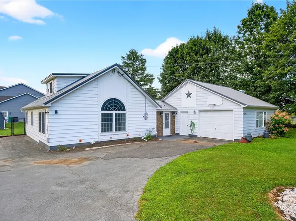 4264 Cleveland Rd, Syracuse, NY 13215