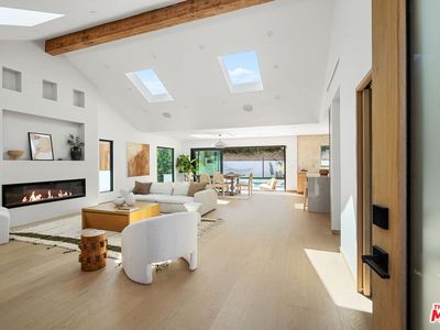 5900 W 74th St, Los Angeles, CA, 90045
