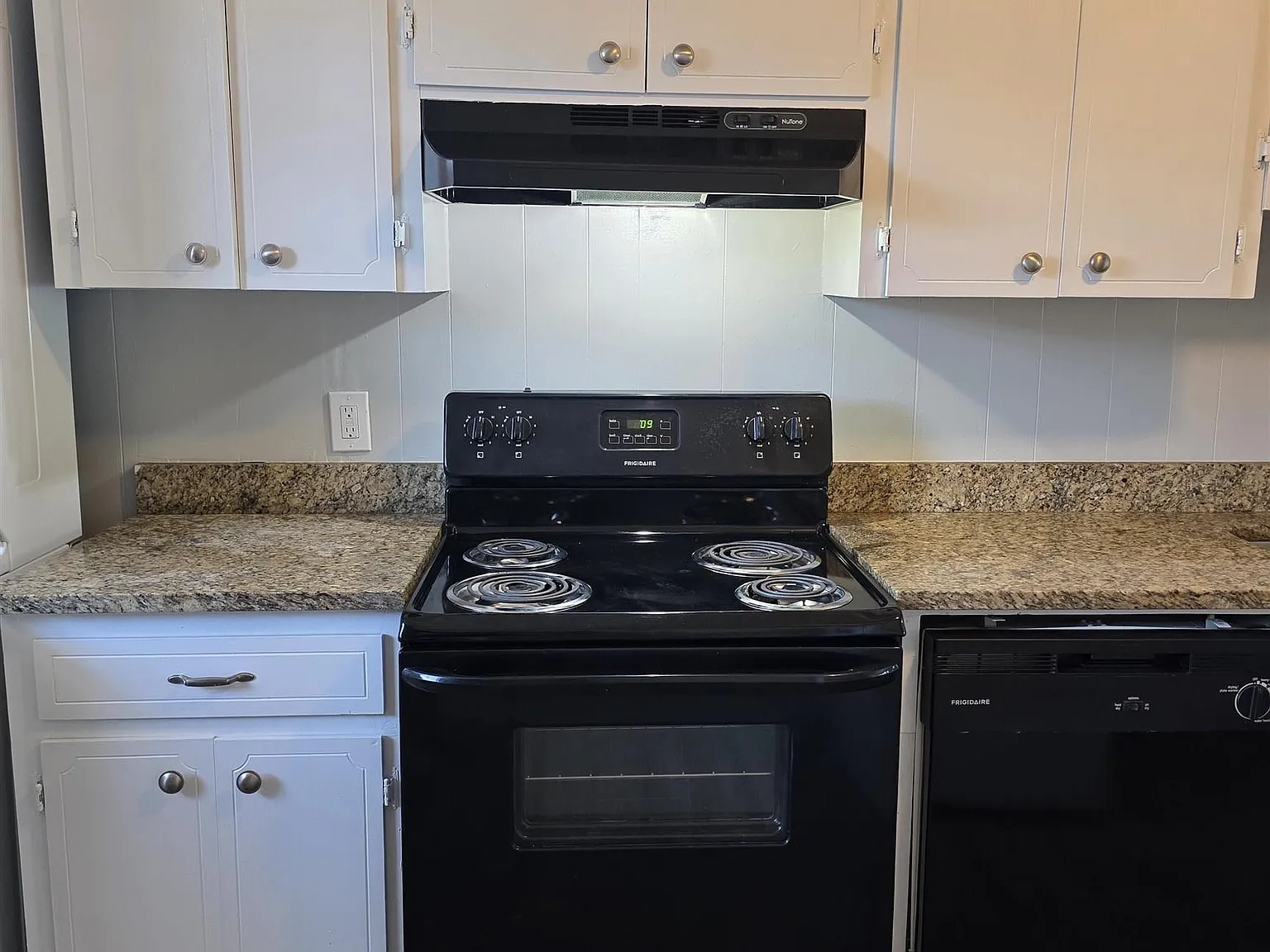 2 bed, 1.5 bath, 850 sqft, $795 — Photo 4