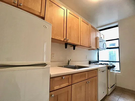 Rented by Bohemia Realty Group | media 2