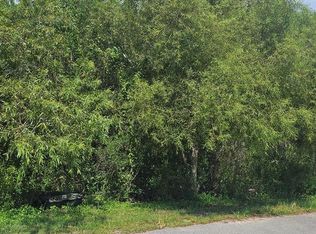 905 NE 6th St, Carrabelle, FL 32322