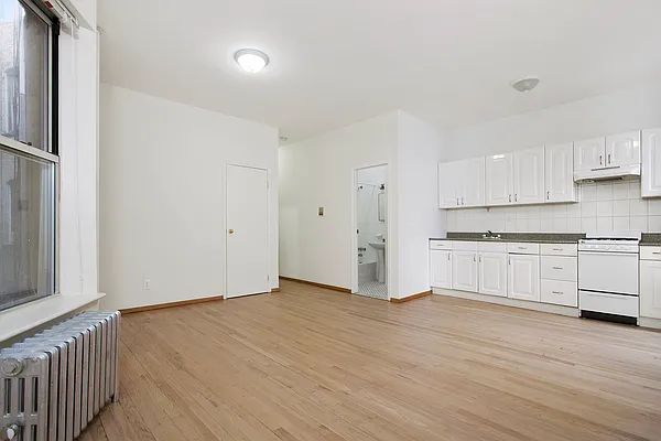 Rented by Renetta Real Estate | media 91