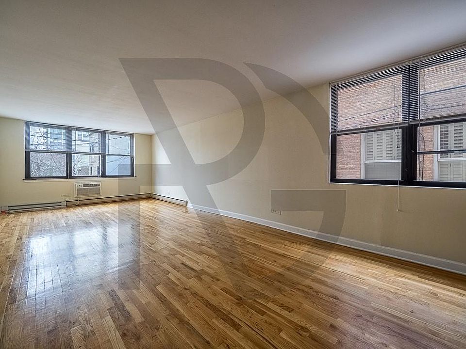 2nd image of 1446 N Dearborn St #1446D4