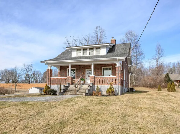 132 Christiansburg Pike NE, Floyd, VA 24091