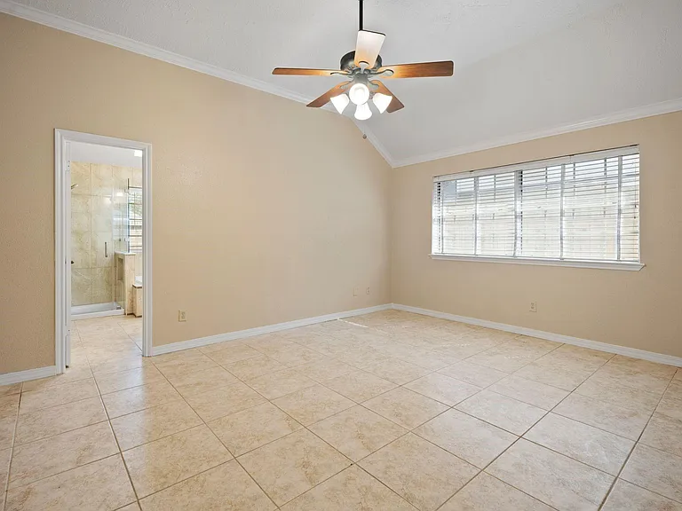 710 Lochnell Dr — Photo 15