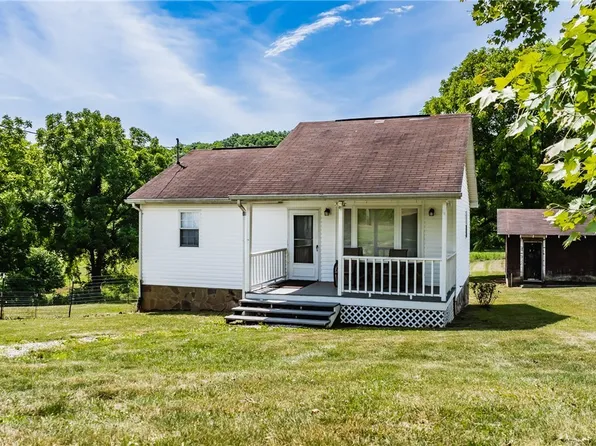 1946 Mill Branch Rd, Belpre, OH 45714