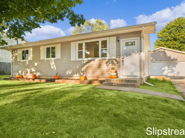 208 Meadowlark Ct, Middleville, MI 49333