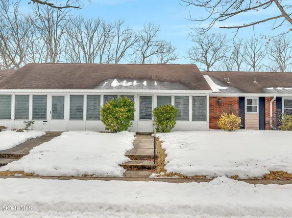 111B Edinburgh Lane, Lakewood, NJ 08701