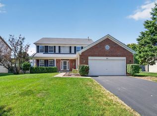 215 Edgewood Dr, Minooka, IL 60447