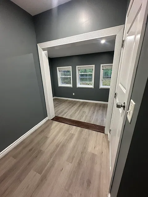 5 bed, 300 sqft, $900 — Photo 4