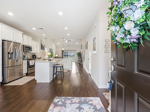 2nd image of 131 Machrie Loop D End Unit