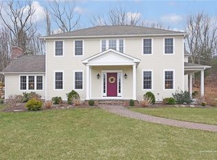 16 Squirrel Ln, East Greenwich, RI 02818