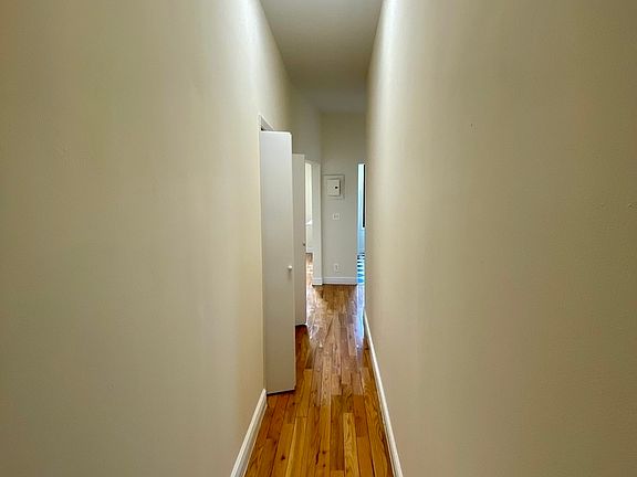 5th image of 4902 21st St APT 1K