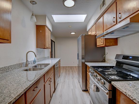 4th image of 12517 Monarch Dr NE