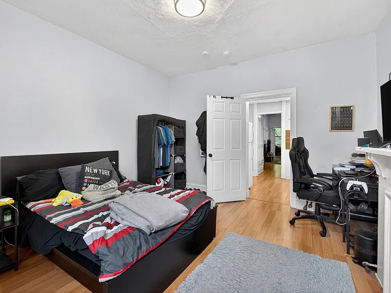 1109 Washington St #6 — Photo 9