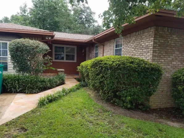 188 Miramar St, Mary Esther, FL 32569