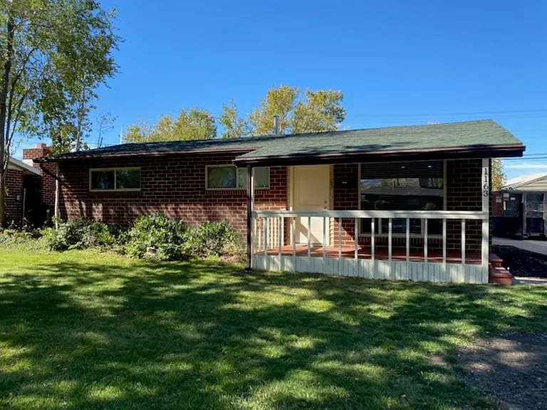 1163 N Buccaneer Dr — Photo 2